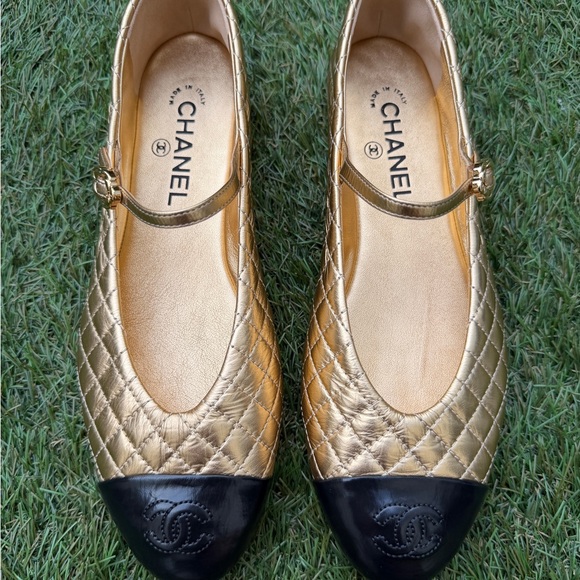 CHANEL CC LOGO GOLD LEATHER MARYJANE BALLET FLATS SHOES QUILTED BLACK CAP TOE 40 - Picture 7 of 15